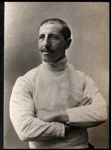 イタリアの剣士ジュゼッペピニ（b.1853）の肖像。 作： French Photographer