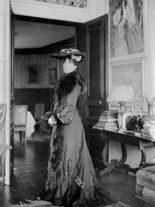 ジャンヌ・ポンティヨンの肖像 作： French Photographer