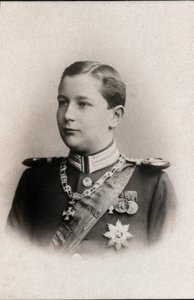 プロイセンのアイテルフリードリヒ王子（1883-1942）の肖像。 作： French Photographer