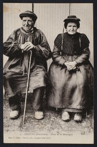 オートロワール、ソージュの山岳民族を描いた絵葉書、1900年頃 作： French Photographer