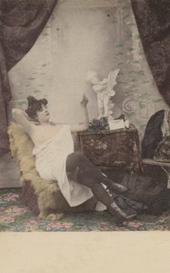 喫煙の美少女 作： French Photographer