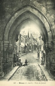 ディナン、ジェズアル通り（モノクロ写真）（Rue du Jezual, Dinan 作： French Photographer