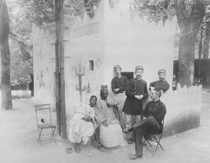 1889年パリ万博博覧会のセネガルの村 作： French Photographer