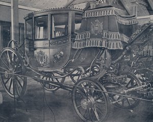 ナポレオン1世の軍用馬車（モノクロ写真 作： French Photographer
