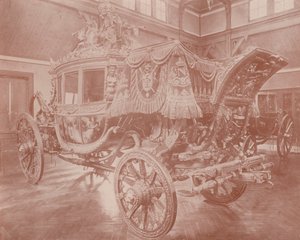 ヴェルサイユ宮殿の皇太子殿下の馬車（モノクロ写真 作： French Photographer