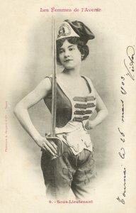 副中尉、未来の女 作： French Photographer