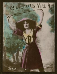 馬鞭を持つすごい女の子。 作： French Photographer