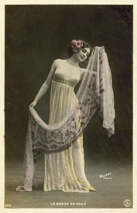ベールのダンス 作： French Photographer