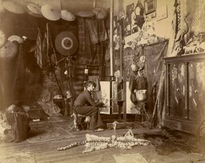 アトリエで撮影されたフランス人画家ロシュグロの写真（1885年頃）（ゼラチンシルバープリント 作： French Photographer