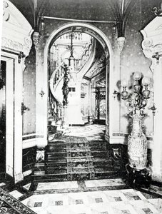 Hotel de Paivaの前庭とオニキスの階段