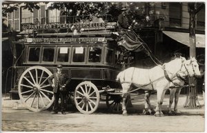 パンテオン・クールセル線のパタシェ（集団馬車）。20世紀初頭の絵葉書。 作： French Photographer