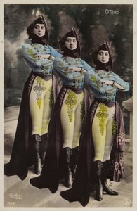3人の同一の女性 作： French Photographer