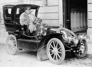 ヴィカート自動車、1905年頃 作： French Photographer
