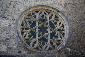 南トランセプトの東壁にあるバラの窓を描いた 作： French School
