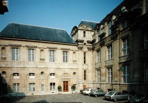 1584年に建てられたHotel Lamoignonの外観 作： French School