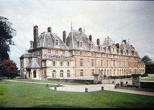 元々はアンリドロレーヌ（1549-88）ギーズ公爵によって1578年に建てられたシャトーデュの正面 作： French School