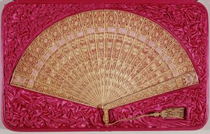 メキシコの皇帝、ハブブールロレーヌのマクシミリアン（1832-67）が、ベルギーの金色のフィリグリーである彼の妻シャルロット（1840-1927）に贈ったファン 作： French School