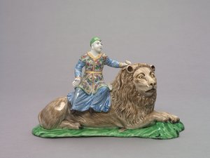 ライオンに座った姿、1750年頃（エナメル装飾が施されたソフトペースト磁器） 作： French School