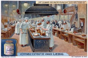 モダンな大規模ホテルの巨大な料理 - クロモ。 作： French School