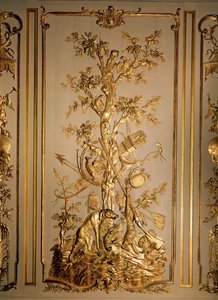 Hotel des Etats du Languedoc（金色の木材）のダイニングルームからの狩猟シーン、木製パネル