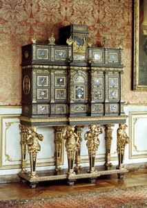 ルイ14世の宝石箱、ゴブラン工房、1685年頃（ブロンズ、黒檀 作： French School