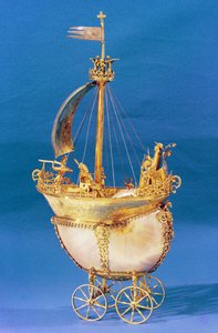 カーディナルデロレーヌに所属するネフ、1579年（真珠母貝と金銀）（208585も参照） 作： French School