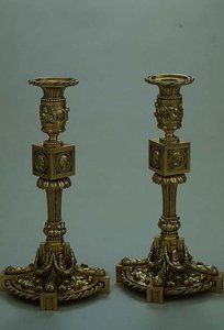 Boucheronによるローソク足のペア、1783年（銀の金箔） 作： French School