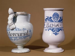 梅毒の治療に使用される2種類の薬であるMercurialとGayacの医薬品瓶、17世紀後半または18世紀初頭（セラミック） 作： French School