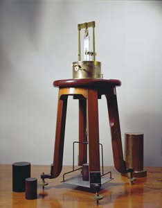 ピエール（1859-1906）とジャックキュリーによって設計された圧電石英装置、1897年 作： French School