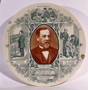 ピエールプチ（1832-1909）によるルイパスツール（1822-95）の写真と彼の人生のシーン（セラミック）を収めたプレート 作： French School