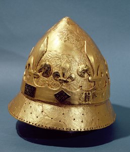 1986年のルーヴルの発掘調査で見つかったチャールズ6世（1368〜1422）の金色のヘルメットの復元（金属）