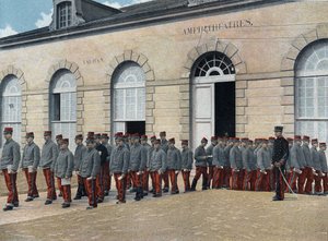 サン・キュール（Saint Cyr）の特別軍事学校、内部サービス。円形劇場の出口。 作： French School