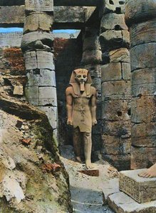 ラムセス2世の像、ルクソール、エジプト、1903年（手描きの写真）