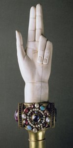 聖デニスの宝物からの正義の手（象牙と貴石）（154946も参照）