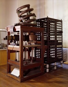 エッフェル塔からの送信機、1914年（木と金属） 作： French School