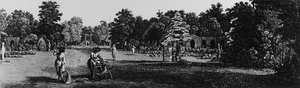 カールトン・ハウス、ポール・モールの庭園（「Jardins Anglo-Chinois:ジョージ・ルイ・ル・ルージュ著『Jardins Anglo-Chinois: Details des Nouveaux Jardins a la Mode』（1770-87年頃出版）より（彫刻）（白黒写真 作： French School