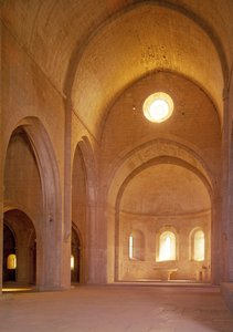 1146年に設立されたシトー会修道院の身廊 作： French School