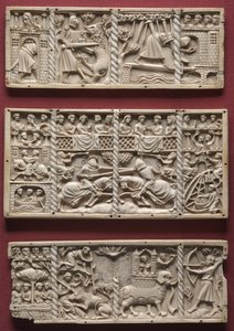 棺桶からの3つのパネル、宮廷ロマンスのシーン、c.1330-1350 作： French School