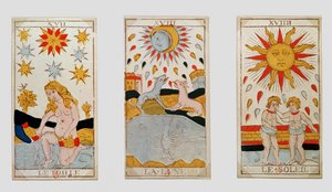 星、月、太陽を描いた3枚のタロットカード（色の木版画） 作： French School
