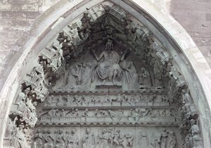 1225-40年の最後の審判を描いた北翼廊の左門からの鼓膜 作： French School