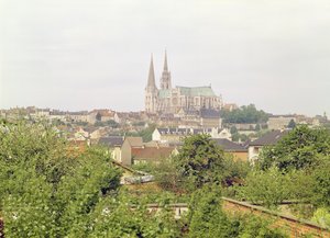 1194年に始まった南東からのシャルトル大聖堂の眺め 作： French School
