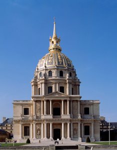 1670年にルイ14世が建設を命じたパリのモニュメント、ホテル・デ・アンヴァリッドの眺め。パリ 作： French School