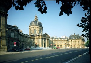 フランソワドルベイ（1631-97）が建設したケコンティと、ルイルヴォー（1612-70）が設計した1662-91のランバートから見たフランス国立研究所の眺め 作： French School
