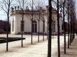 イブリンにあるヴェルサイユのトリアノンの眺め（78）。 作： French School