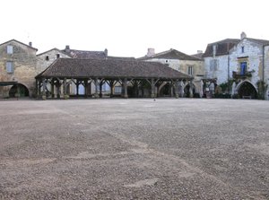 村の屋根付き市場の眺め 作： French School