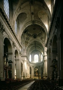 1646-1780の間に建てられた合唱団に向かう身廊の眺め