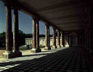 大トリアノンの右翼側テラスの眺め、1725年頃（写真） 作： French School