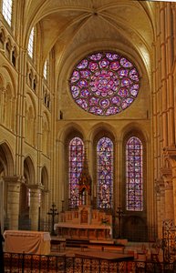 大聖堂の東端の景色を描いた窓 作： French School