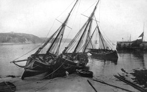 テンビーハーバー、ペンブルックシャー、ウェールズ、1924-1926年のボート。 作： Frith and Co