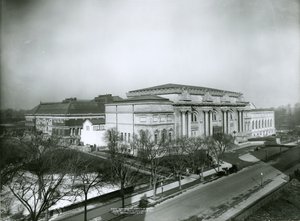 1909年、ニューヨーク市南東部のメトロポリタン美術館 作： G.P. Hall und Sohn